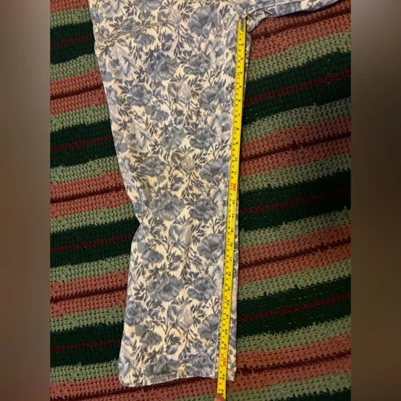 Levi’s 501 90s Floral Jeans - Picture 5 of 6